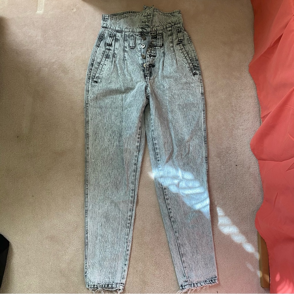 80s/90s Vintage Acid-Wash High-Waisted Button Up Jeans
